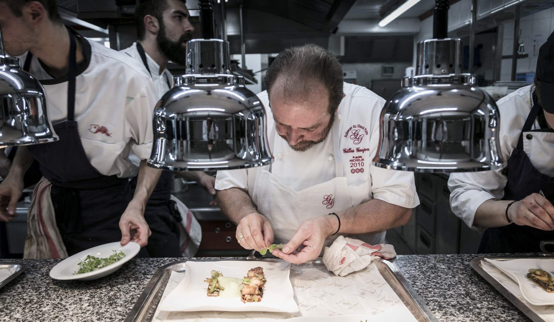 Restaurant Auberge du Vieux Puits, Fontjoncouse : chef Gilles Goujon